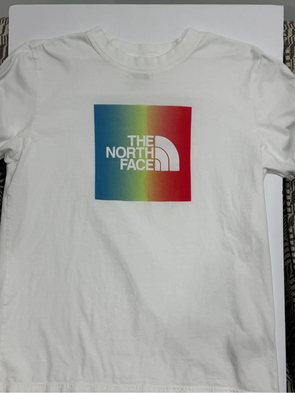 The North Face Men's M White Graphic Rainbow Logo T-Shirt Short Sleeve Crew